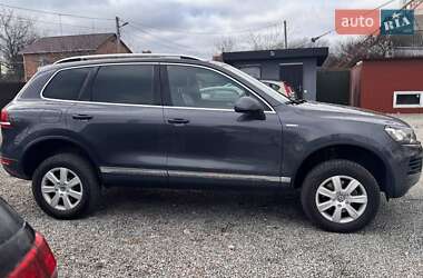 Внедорожник / Кроссовер Volkswagen Touareg 2014 в Борисполе