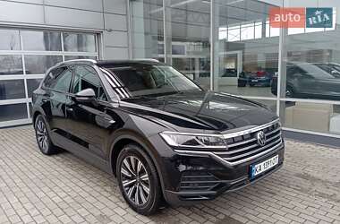 Позашляховик / Кросовер Volkswagen Touareg 2021 в Києві