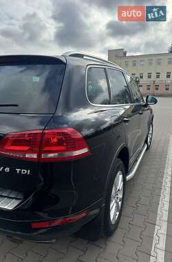 Позашляховик / Кросовер Volkswagen Touareg 2012 в Чернігові