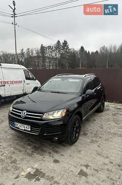 Внедорожник / Кроссовер Volkswagen Touareg 2014 в Львове