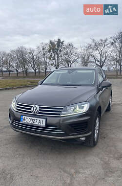 Внедорожник / Кроссовер Volkswagen Touareg 2015 в Владимире