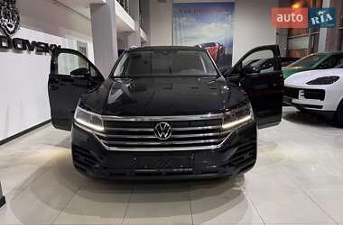 Внедорожник / Кроссовер Volkswagen Touareg 2020 в Одессе