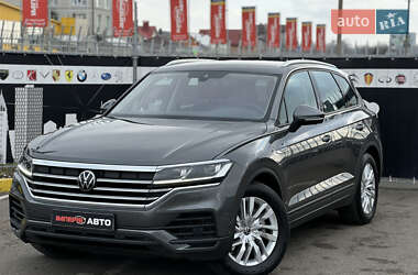 Позашляховик / Кросовер Volkswagen Touareg 2020 в Києві