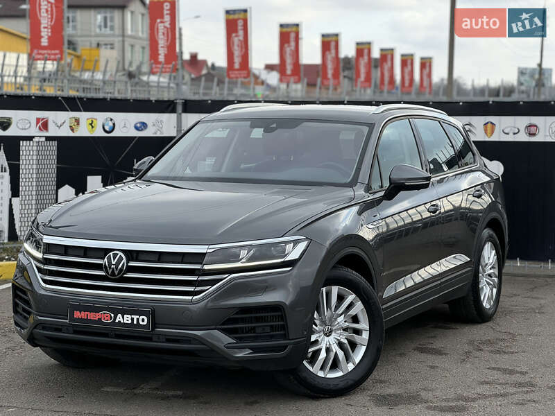 Позашляховик / Кросовер Volkswagen Touareg 2020 в Києві