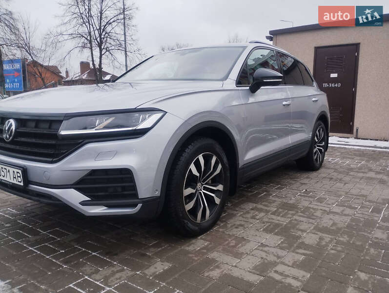 Внедорожник / Кроссовер Volkswagen Touareg 2021 в Киеве