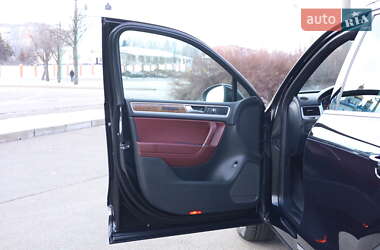 Внедорожник / Кроссовер Volkswagen Touareg 2016 в 