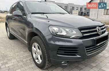 Позашляховик / Кросовер Volkswagen Touareg 2011 в 