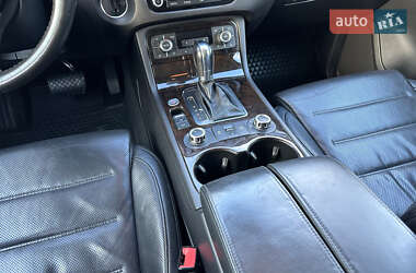 Позашляховик / Кросовер Volkswagen Touareg 2011 в 