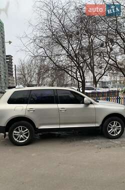 Внедорожник / Кроссовер Volkswagen Touareg 2007 в Киеве