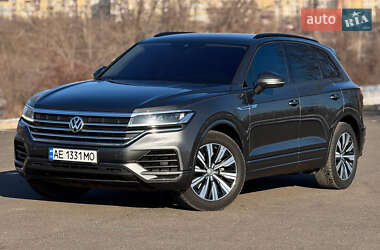 Внедорожник / Кроссовер Volkswagen Touareg 2019 в 