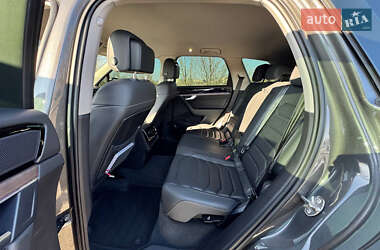 Внедорожник / Кроссовер Volkswagen Touareg 2019 в 