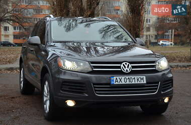 Внедорожник / Кроссовер Volkswagen Touareg 2012 в Харькове