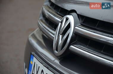 Внедорожник / Кроссовер Volkswagen Touareg 2012 в Харькове