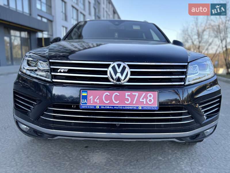 Внедорожник / Кроссовер Volkswagen Touareg 2015 в Львове