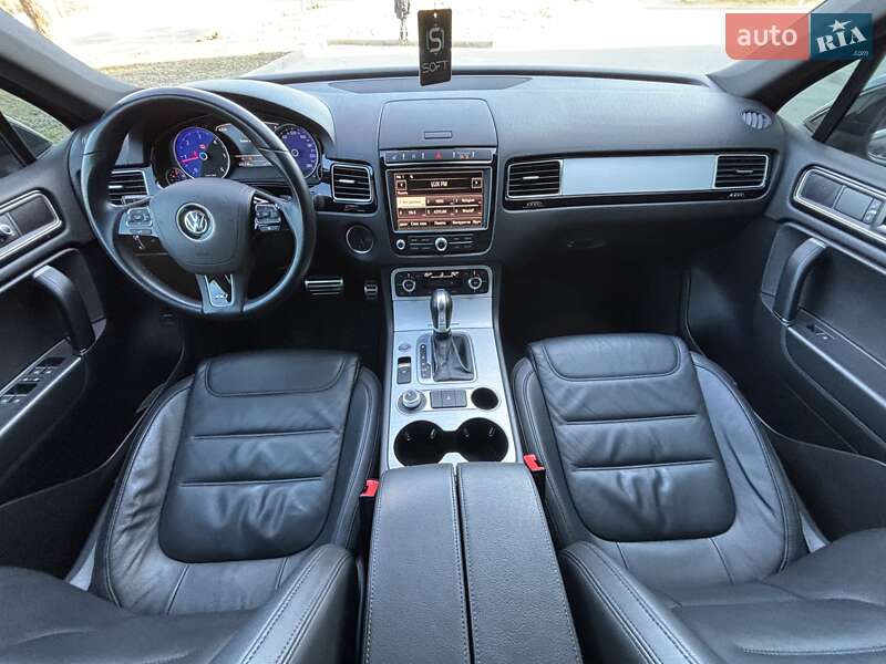 Внедорожник / Кроссовер Volkswagen Touareg 2015 в Львове