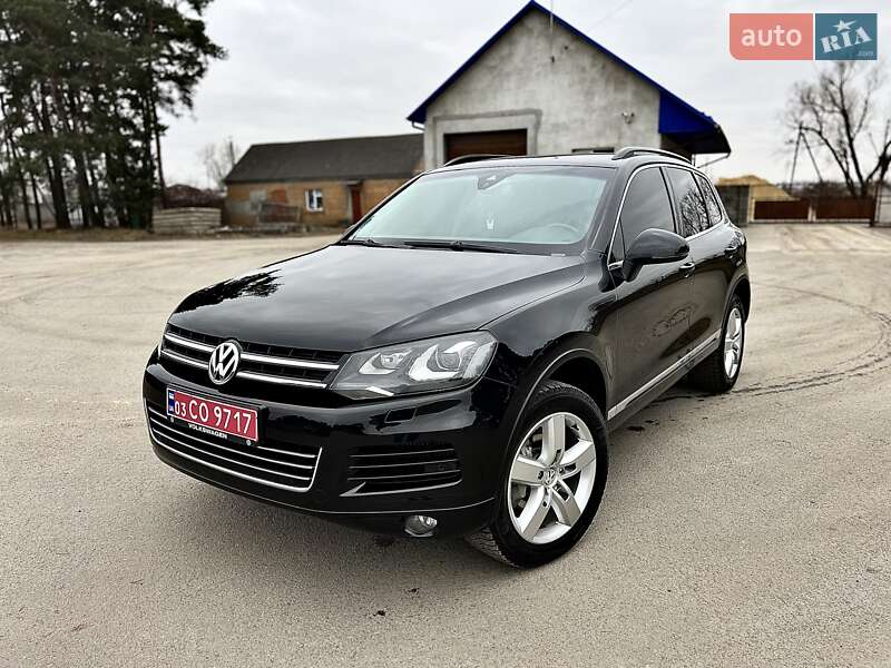 Позашляховик / Кросовер Volkswagen Touareg 2011 в Радивиліві