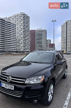 Внедорожник / Кроссовер Volkswagen Touareg 2013 в 