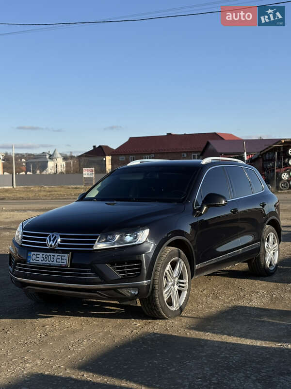 Позашляховик / Кросовер Volkswagen Touareg 2016 в Чернівцях