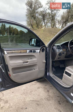 Внедорожник / Кроссовер Volkswagen Touareg 2007 в 
