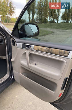 Внедорожник / Кроссовер Volkswagen Touareg 2007 в 
