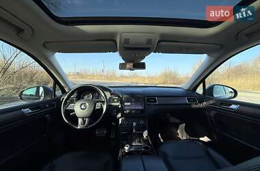 Внедорожник / Кроссовер Volkswagen Touareg 2015 в 