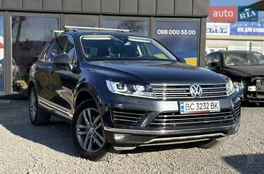 Позашляховик / Кросовер Volkswagen Touareg 2015 в Львові