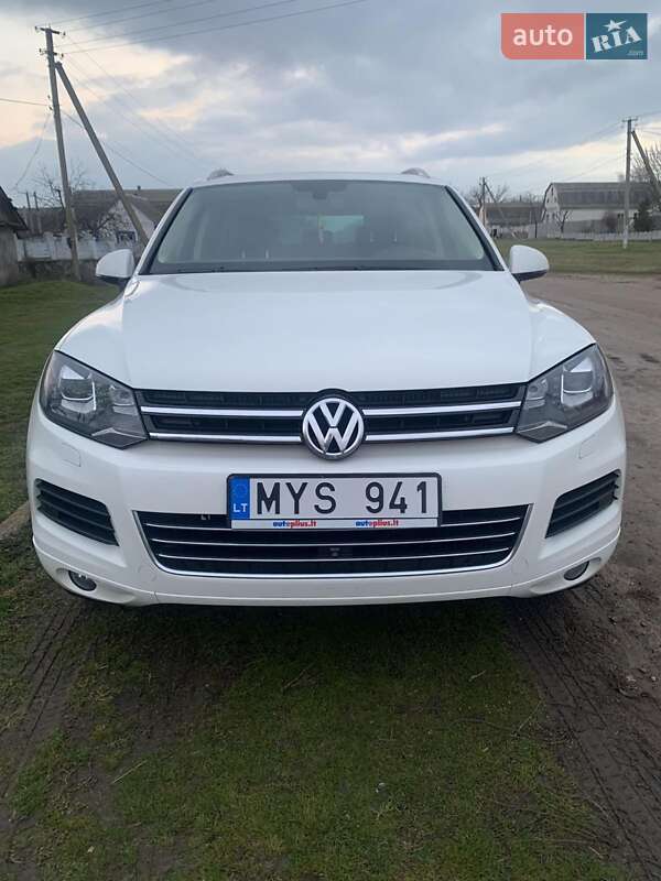 Внедорожник / Кроссовер Volkswagen Touareg 2010 в 