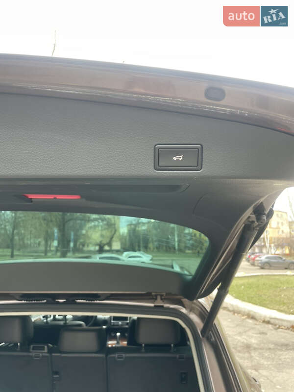 Внедорожник / Кроссовер Volkswagen Touareg 2010 в Кривом Роге