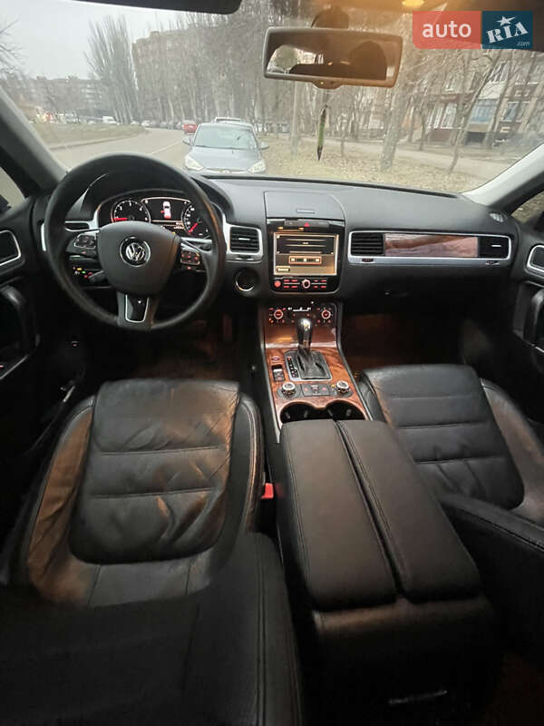 Внедорожник / Кроссовер Volkswagen Touareg 2010 в Кривом Роге