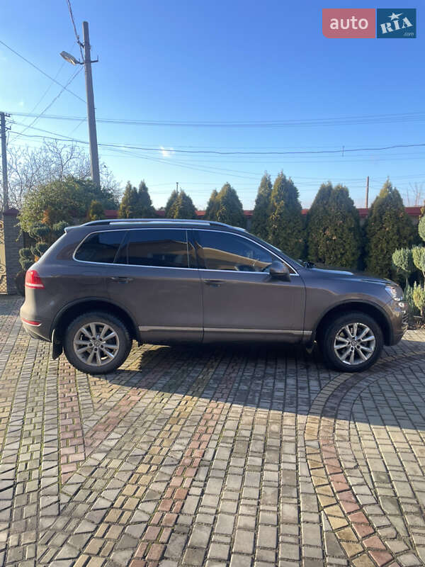 Внедорожник / Кроссовер Volkswagen Touareg 2010 в Кривом Роге