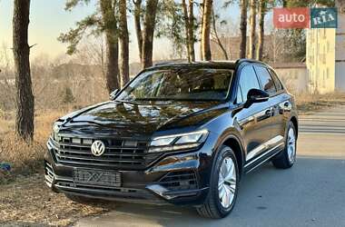 Внедорожник / Кроссовер Volkswagen Touareg 2019 в Киеве