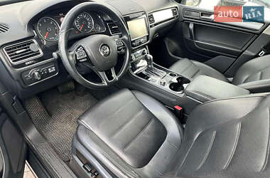 Позашляховик / Кросовер Volkswagen Touareg 2011 в Миколаєві