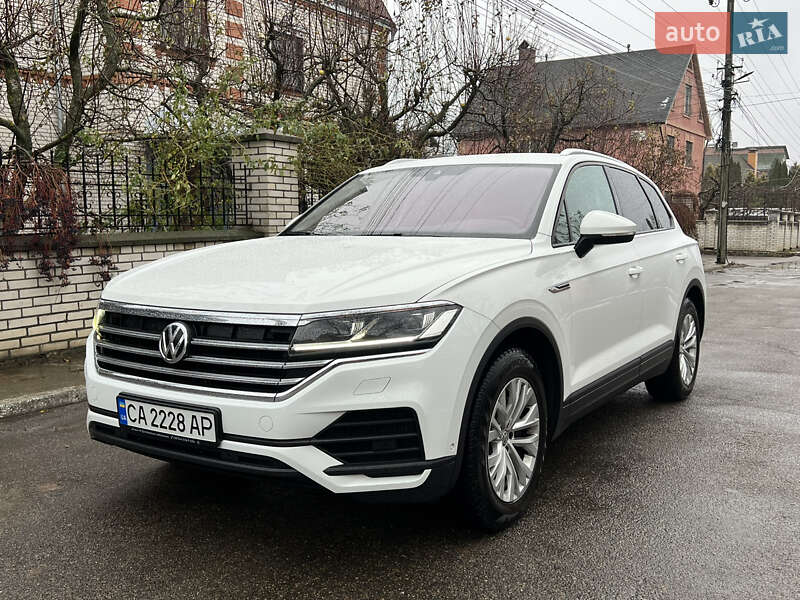 Внедорожник / Кроссовер Volkswagen Touareg 2020 в Киеве