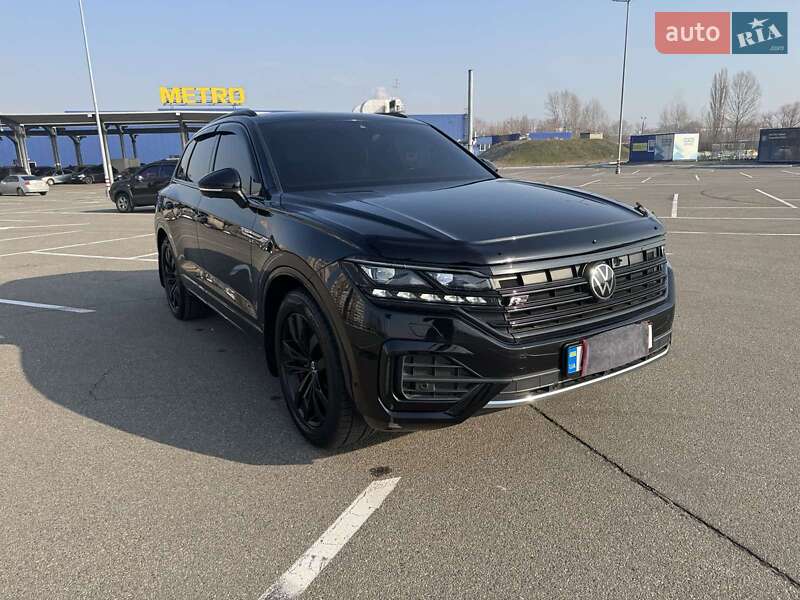 Позашляховик / Кросовер Volkswagen Touareg 2021 в Києві