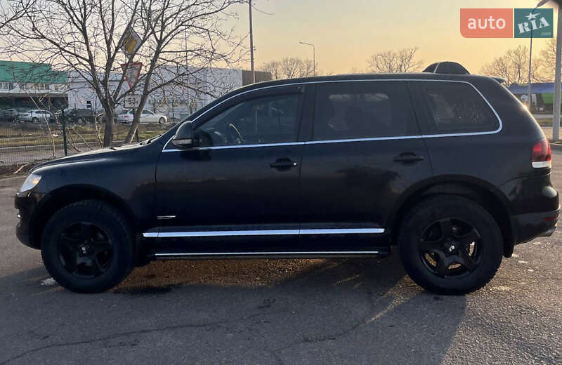 Внедорожник / Кроссовер Volkswagen Touareg 2007 в Братском