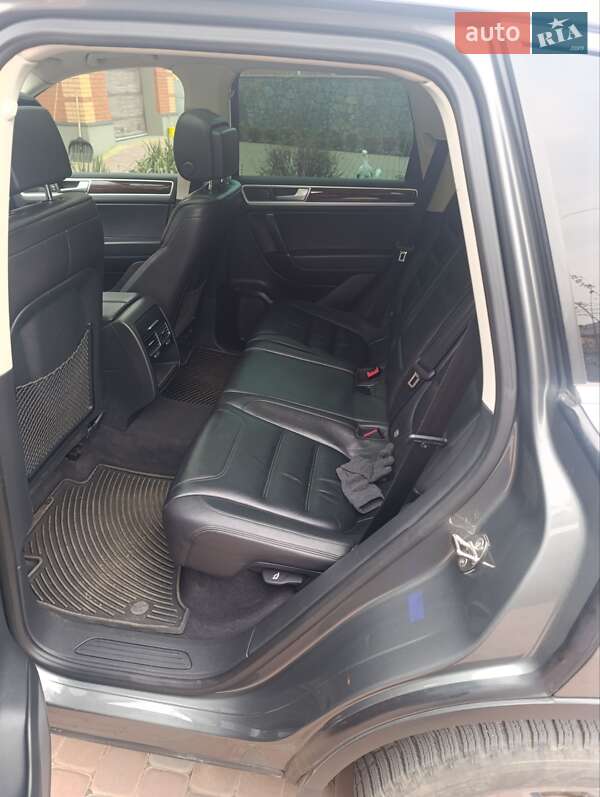 Внедорожник / Кроссовер Volkswagen Touareg 2014 в Виннице