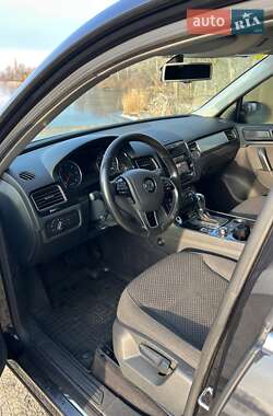 Позашляховик / Кросовер Volkswagen Touareg 2013 в 