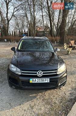 Позашляховик / Кросовер Volkswagen Touareg 2013 в 