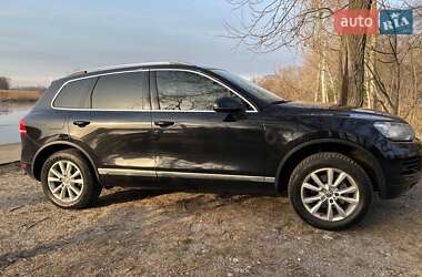 Позашляховик / Кросовер Volkswagen Touareg 2013 в 
