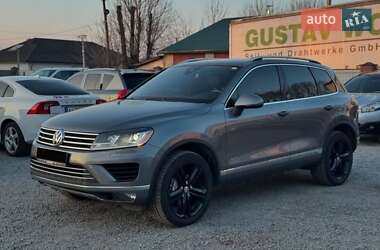 Позашляховик / Кросовер Volkswagen Touareg 2017 в Рівному