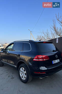 Внедорожник / Кроссовер Volkswagen Touareg 2012 в Луцке