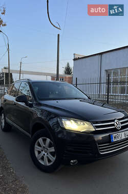 Внедорожник / Кроссовер Volkswagen Touareg 2012 в Луцке