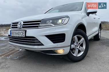 Внедорожник / Кроссовер Volkswagen Touareg 2015 в Виннице