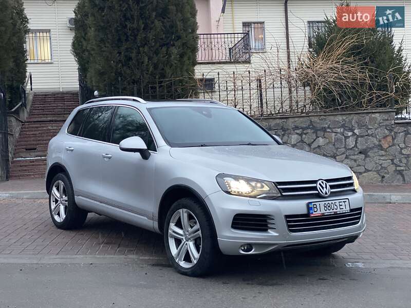 Внедорожник / Кроссовер Volkswagen Touareg 2012 в Полтаве