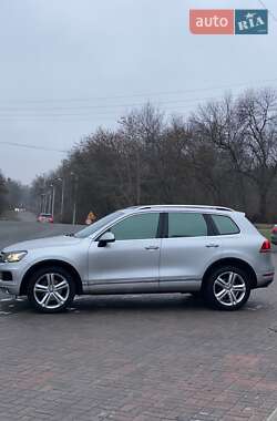 Внедорожник / Кроссовер Volkswagen Touareg 2012 в Полтаве