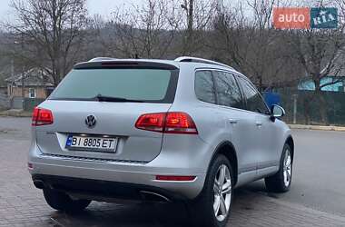 Внедорожник / Кроссовер Volkswagen Touareg 2012 в Полтаве