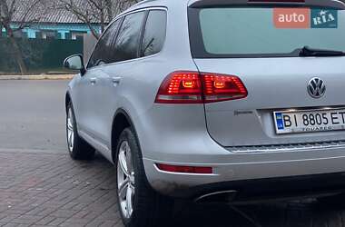 Внедорожник / Кроссовер Volkswagen Touareg 2012 в Полтаве