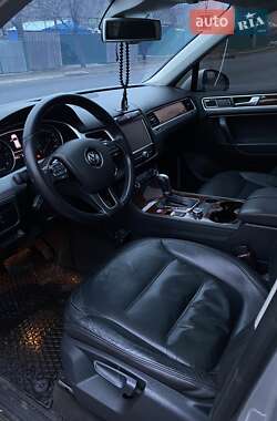 Внедорожник / Кроссовер Volkswagen Touareg 2012 в Полтаве