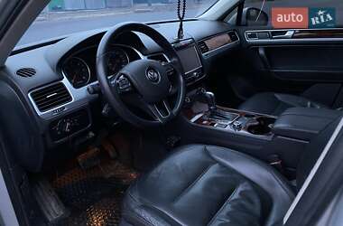 Внедорожник / Кроссовер Volkswagen Touareg 2012 в Полтаве