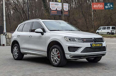 Внедорожник / Кроссовер Volkswagen Touareg 2017 в Черновцах